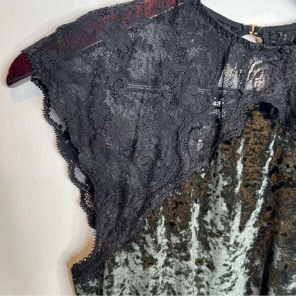 Victoria's Secret Size medium Green Black Velvet Lace Cutout Thong Bodysuit - Picture 6 of 10